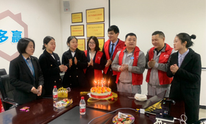 PG赏金女王之家宜昌店发展2019年第一季度员工生日会
