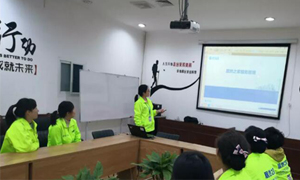服务于心，，，，，，，，治理于人&mdash;&mdash;安徽益阳店职场礼节与服务治理培训 